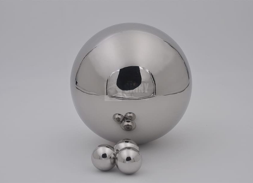 Hollow steel balls with mirror finish
